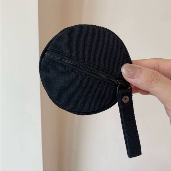 Chanel beauty gift coin purse - Picture 4 of 9